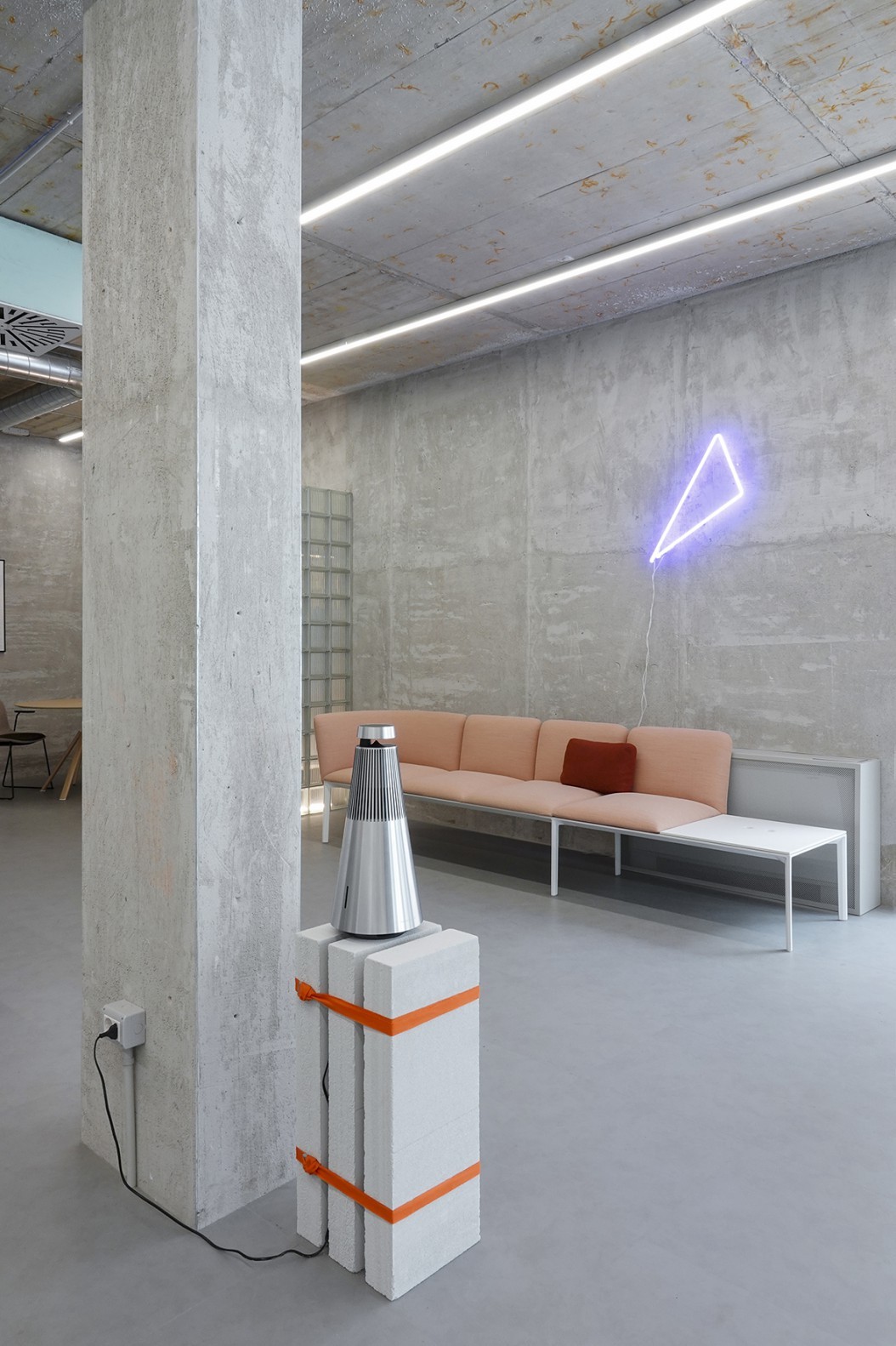 米兰 RIVIERA 工业风共享办公空间-5