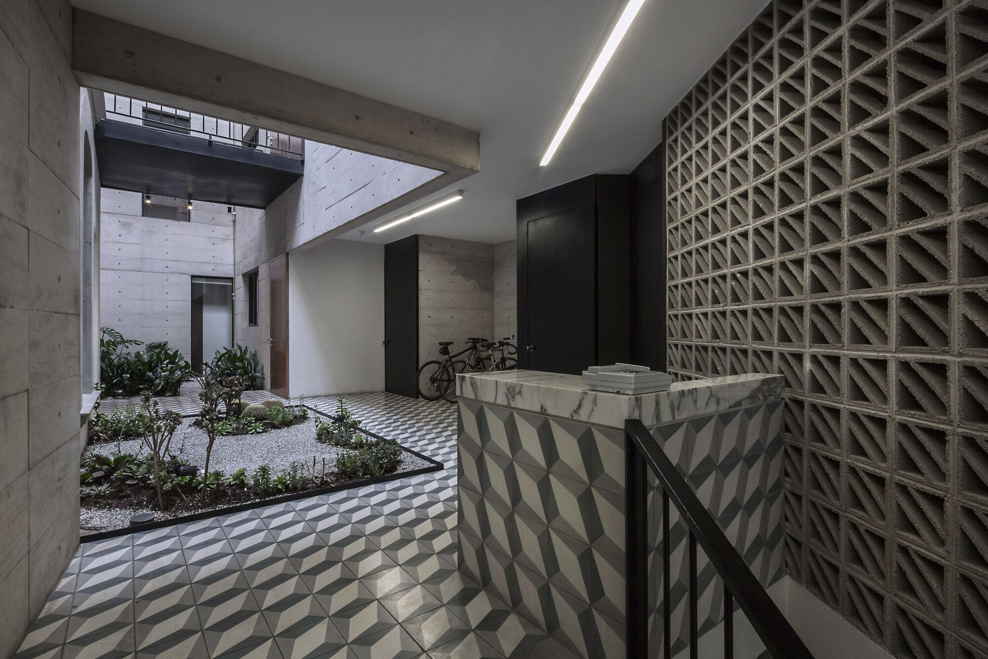 Circular de Morelia 4 Apartment Building / Quintanilla Arquitectos-31