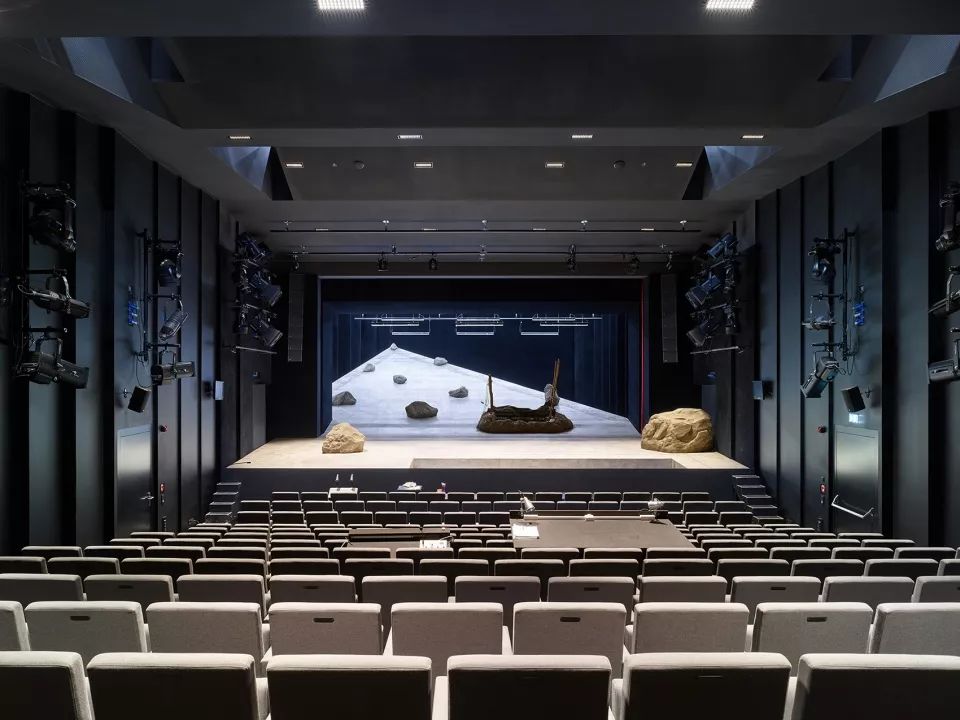 奥地利音乐之家 | 陶瓷表皮下的音乐交流空间-39