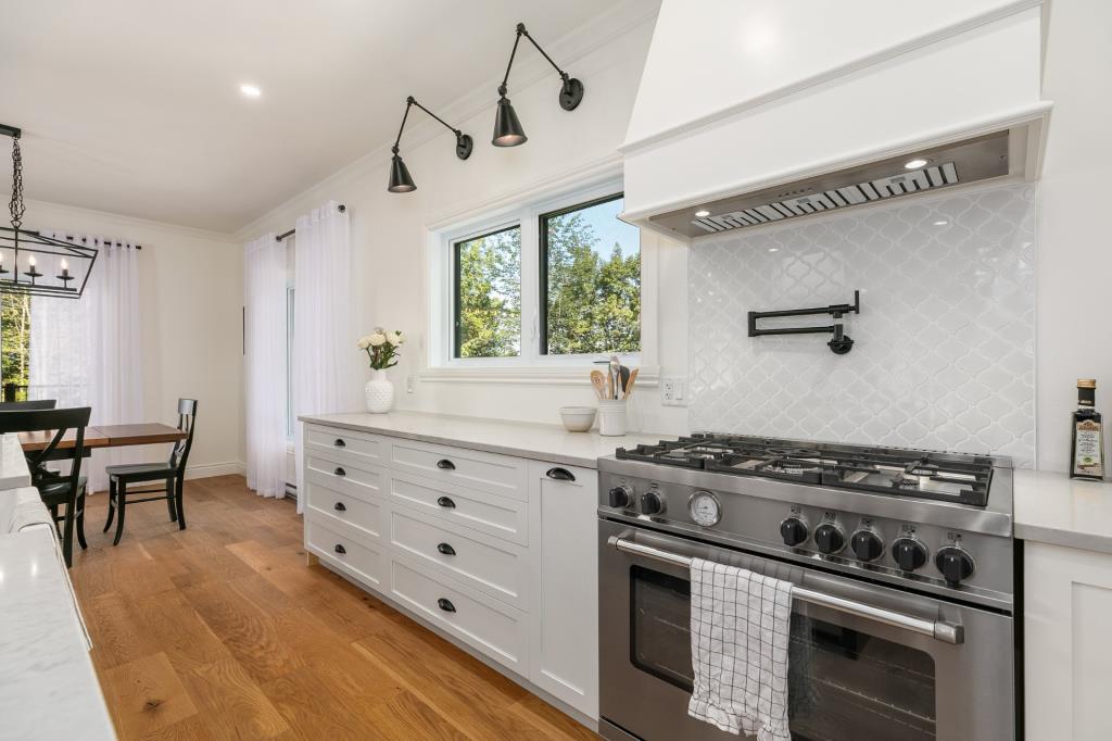 LacBrome地区农舍风格新住宅丨加拿大魁北克丨Joli Joli Design-19