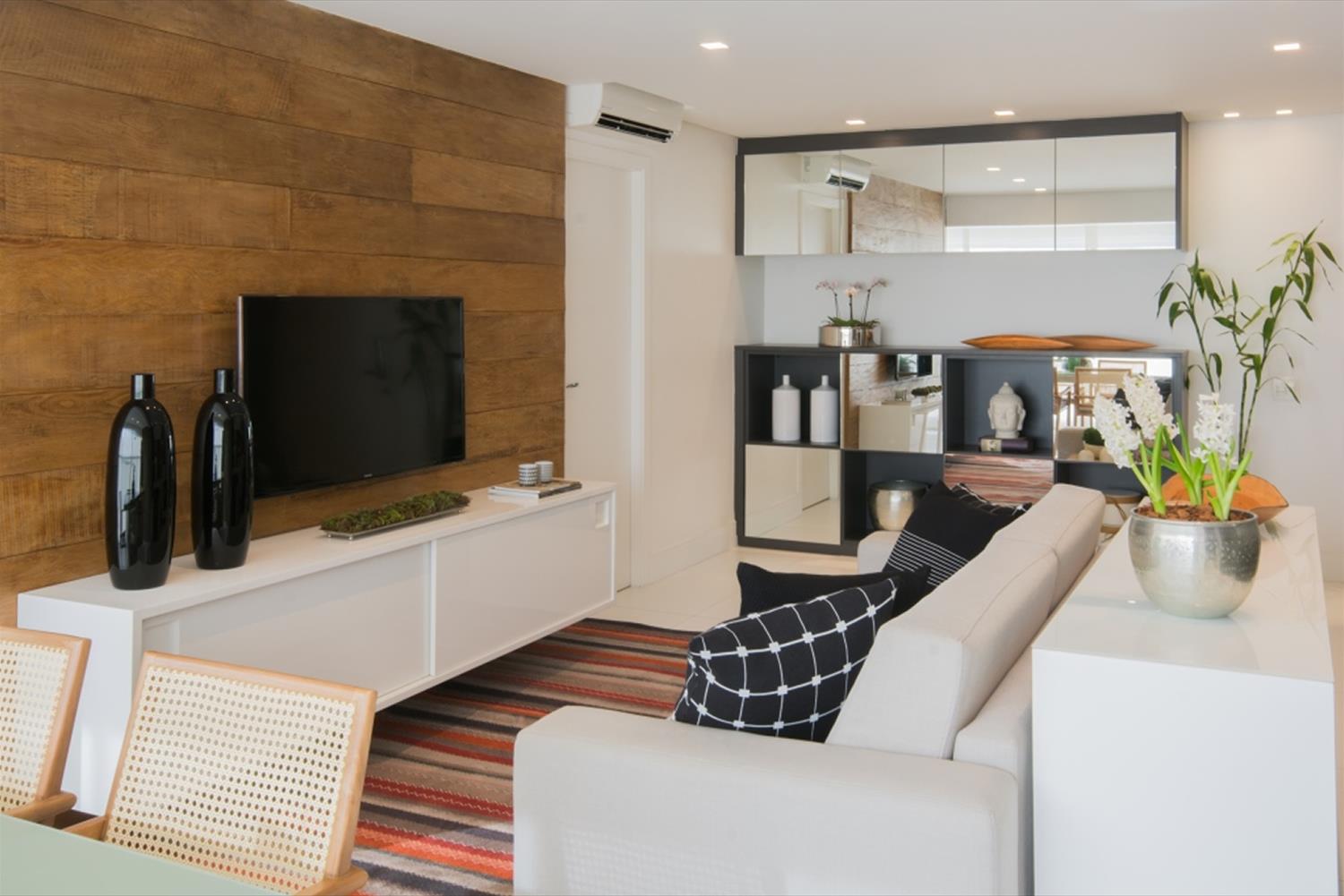 巴西 Studio Pinheiros 公寓 | 创新空间设计与功能性兼备-2