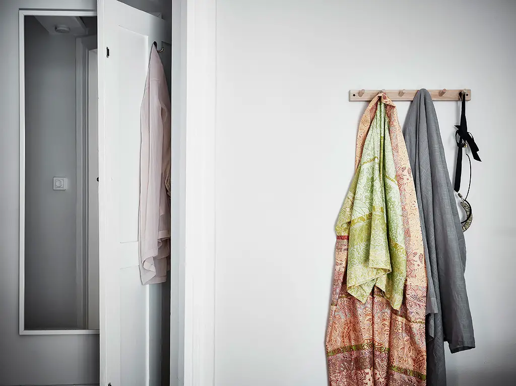 瑞典古建筑中的优雅工作室-15