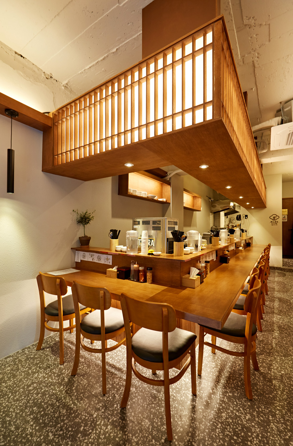 15 平极简餐厅，白色与木色打造温馨空间-8