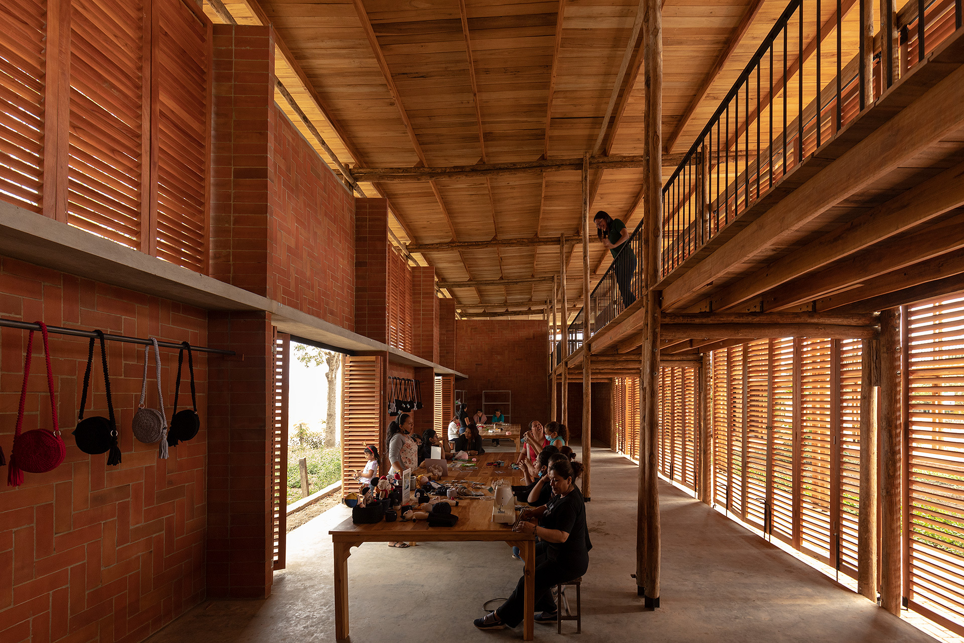 Community Productive Development Center Las Tejedoras / Natura Futura Arquitectura + Juan Carlos Bamba-32