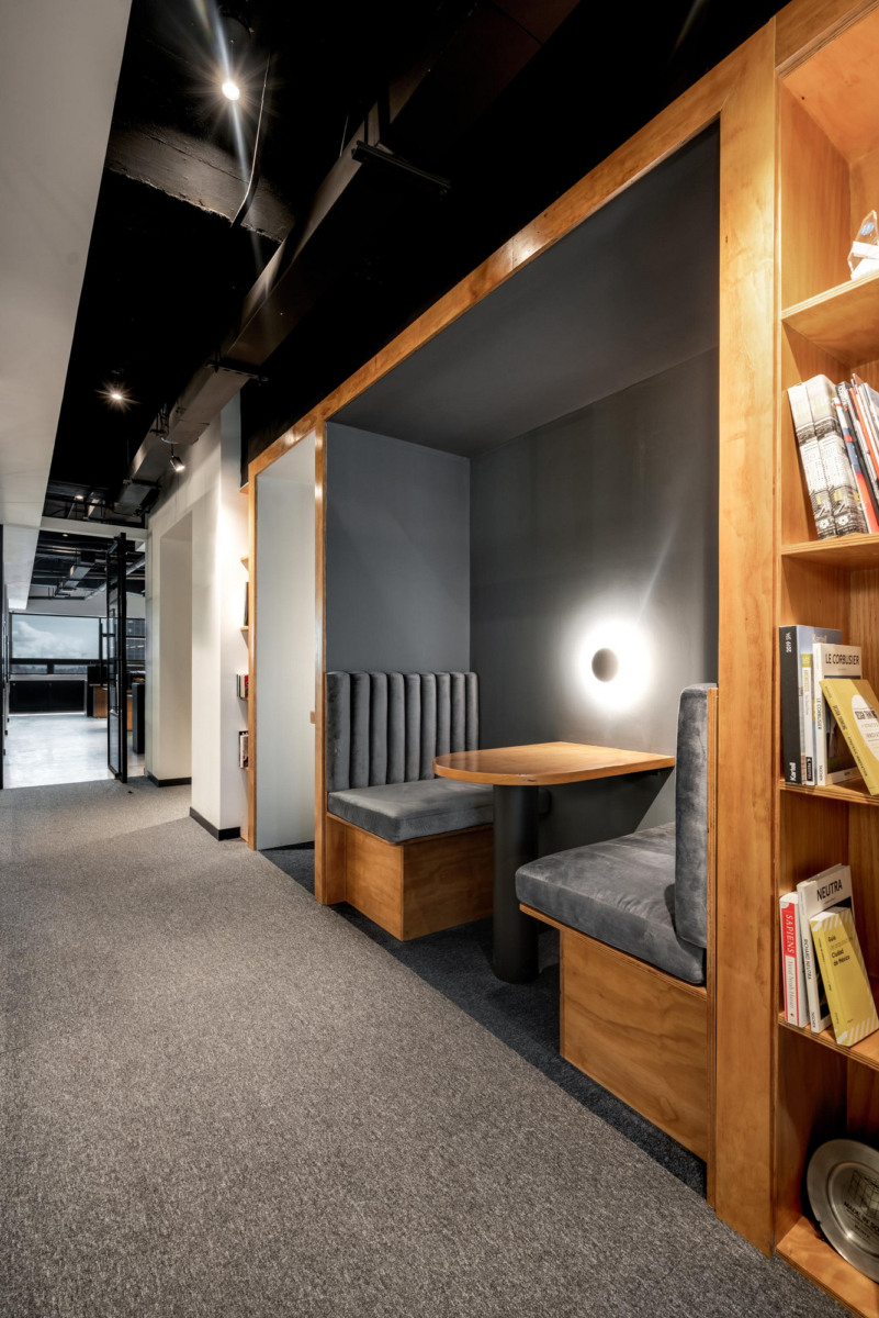 Guatemalan 电子零售商 Grupo Distelsa 办公室，Elemento Studio 打造和谐复古现代空间-13