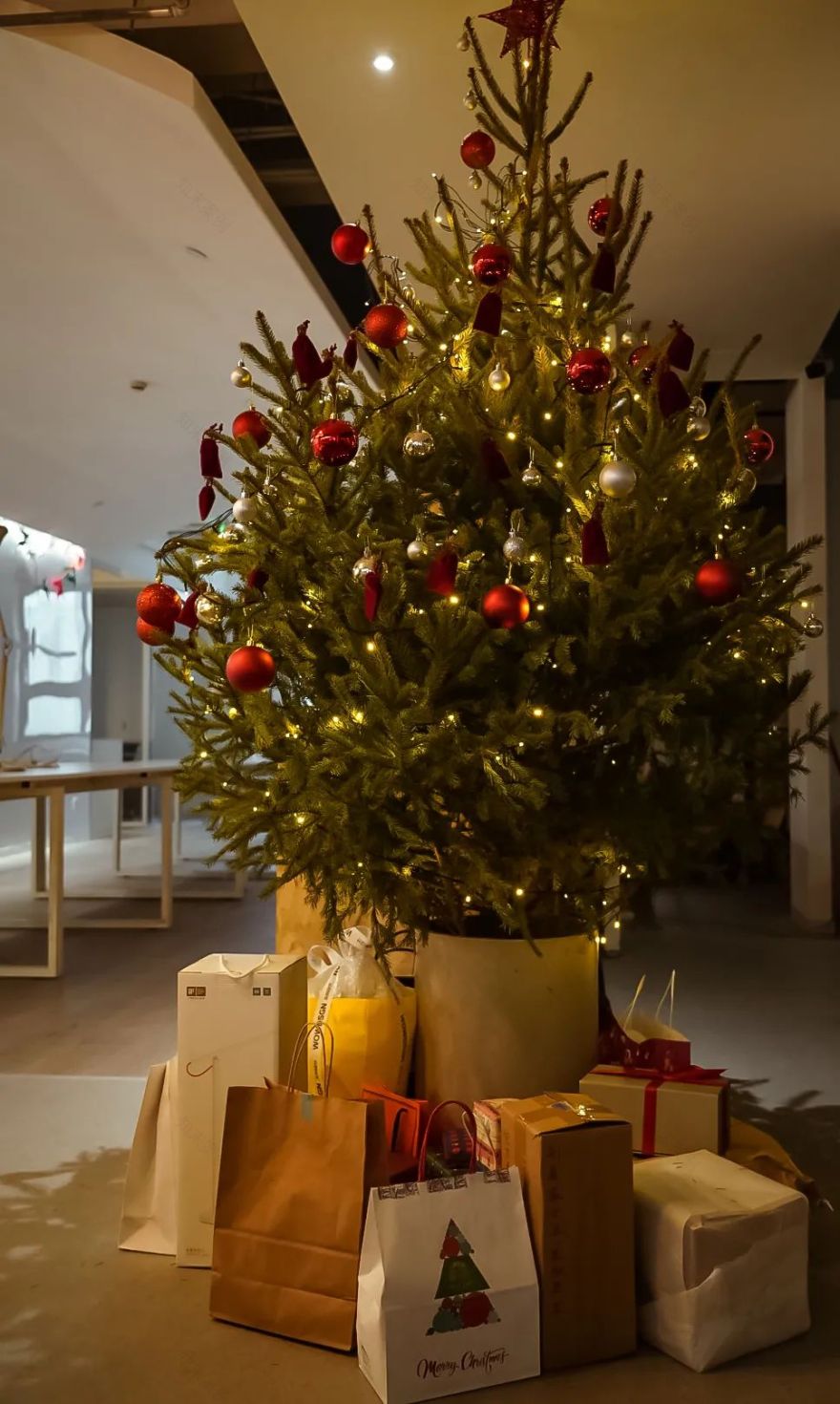 新办公室圣诞慈善派对丨中国上海丨Lukstudio-5