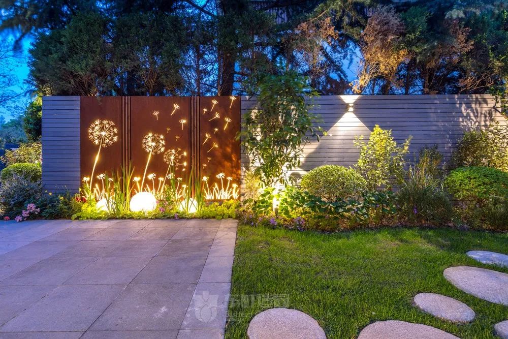 花园植物搭配的艺术与功能-56