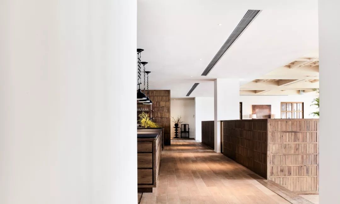 重庆“滟设”火锅 | 东方意境的灰色空间与超现实叙事-20