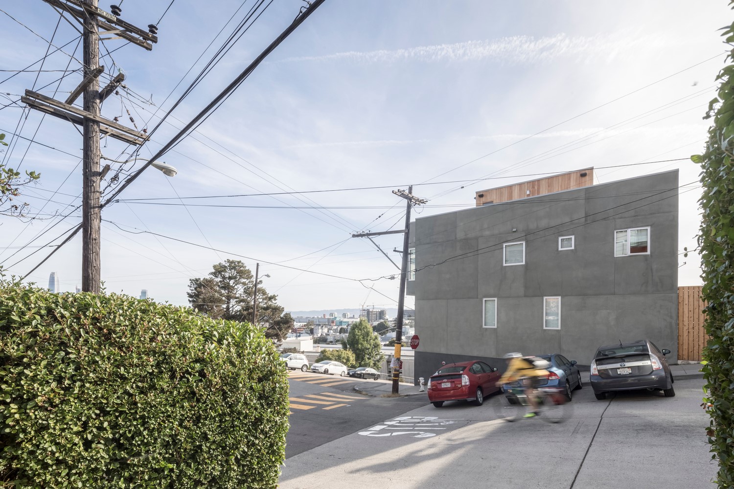 旧金山第 19 街住宅 | 颠覆空间体量的顶层公寓改造-4