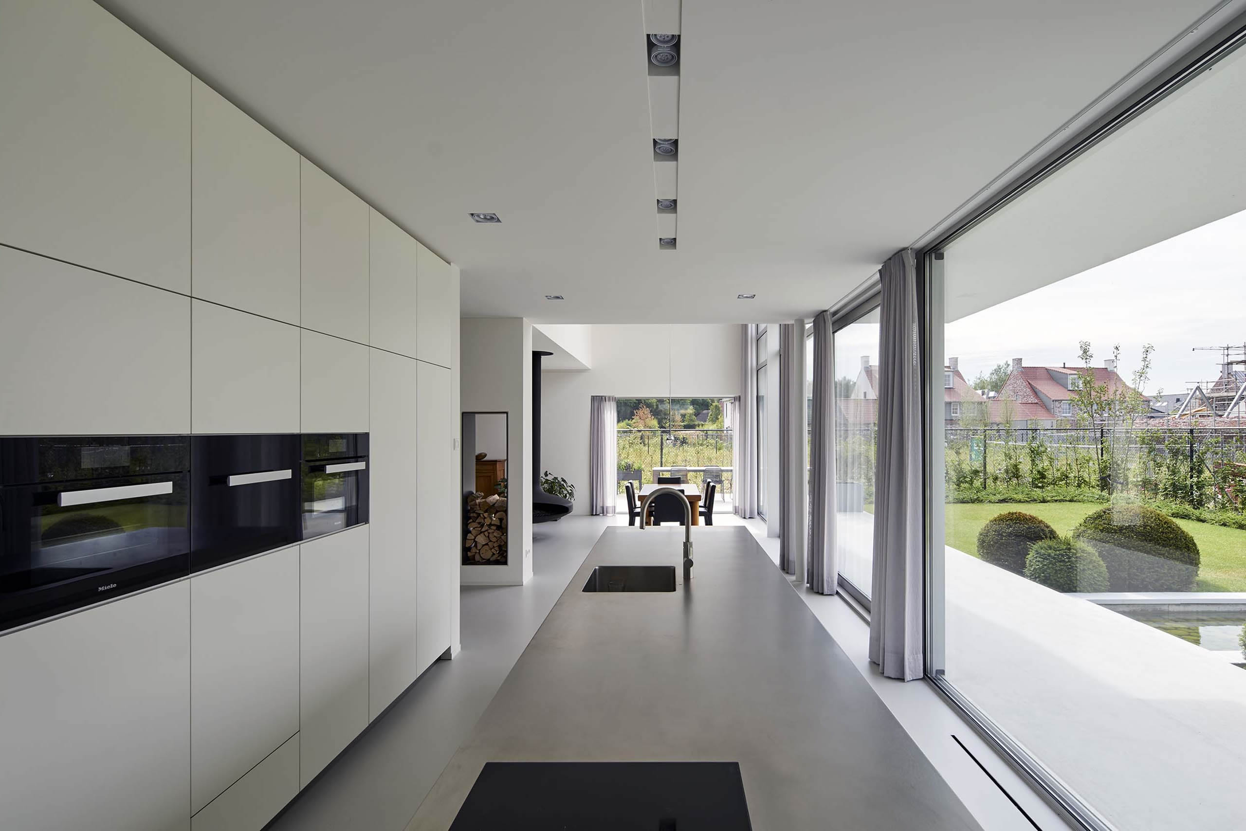 荷兰森林边缘的 N-House 别墅,极简设计与自然环境的完美融合-28