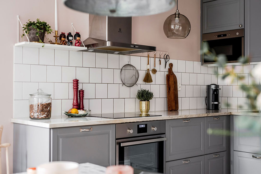 瑞典 60㎡粉色调公寓，复古橱柜增色不少-13