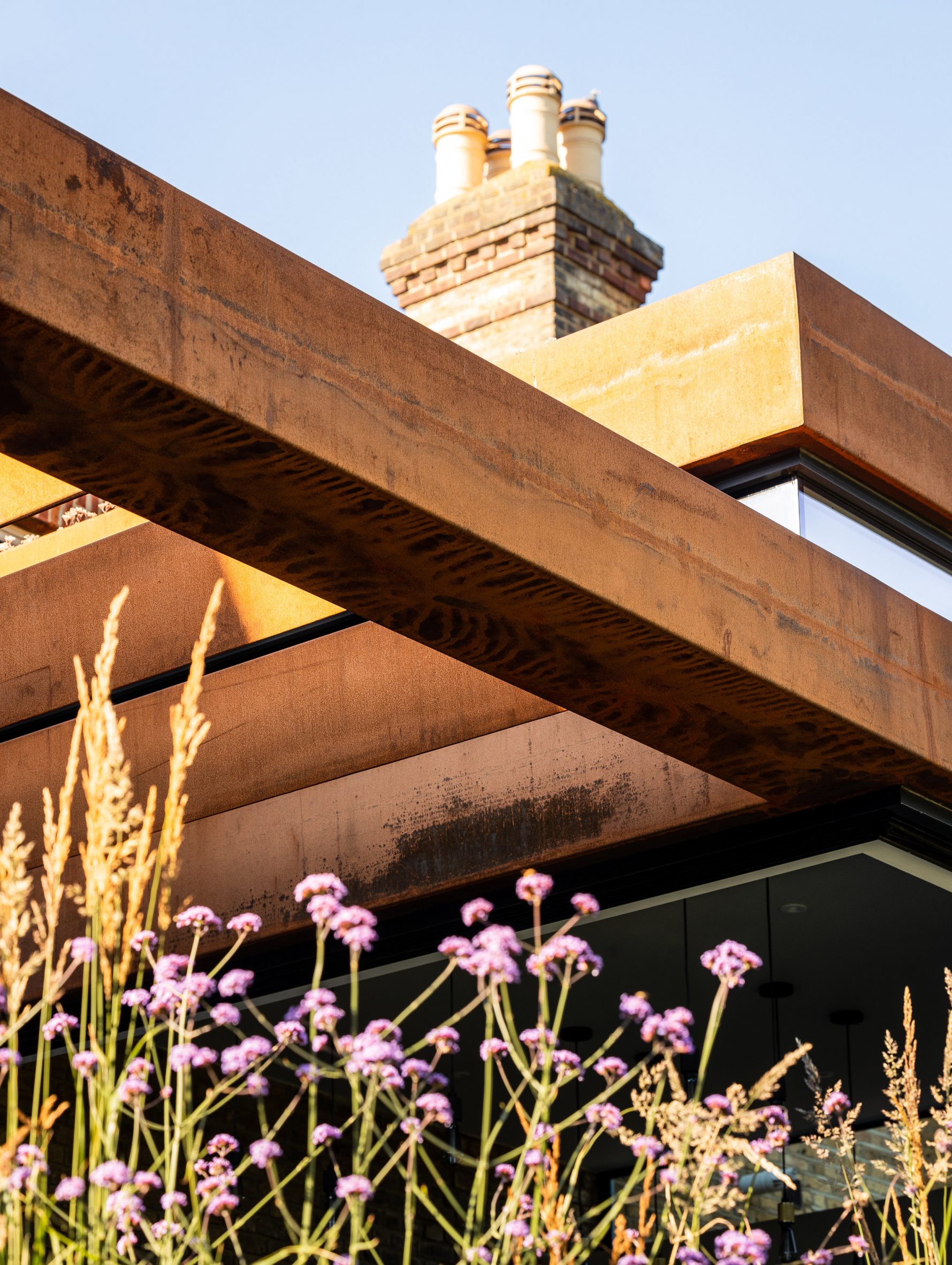 伦敦 Weathered House | Selencky Parsons 打造轻盈钢架玻璃扩展-26