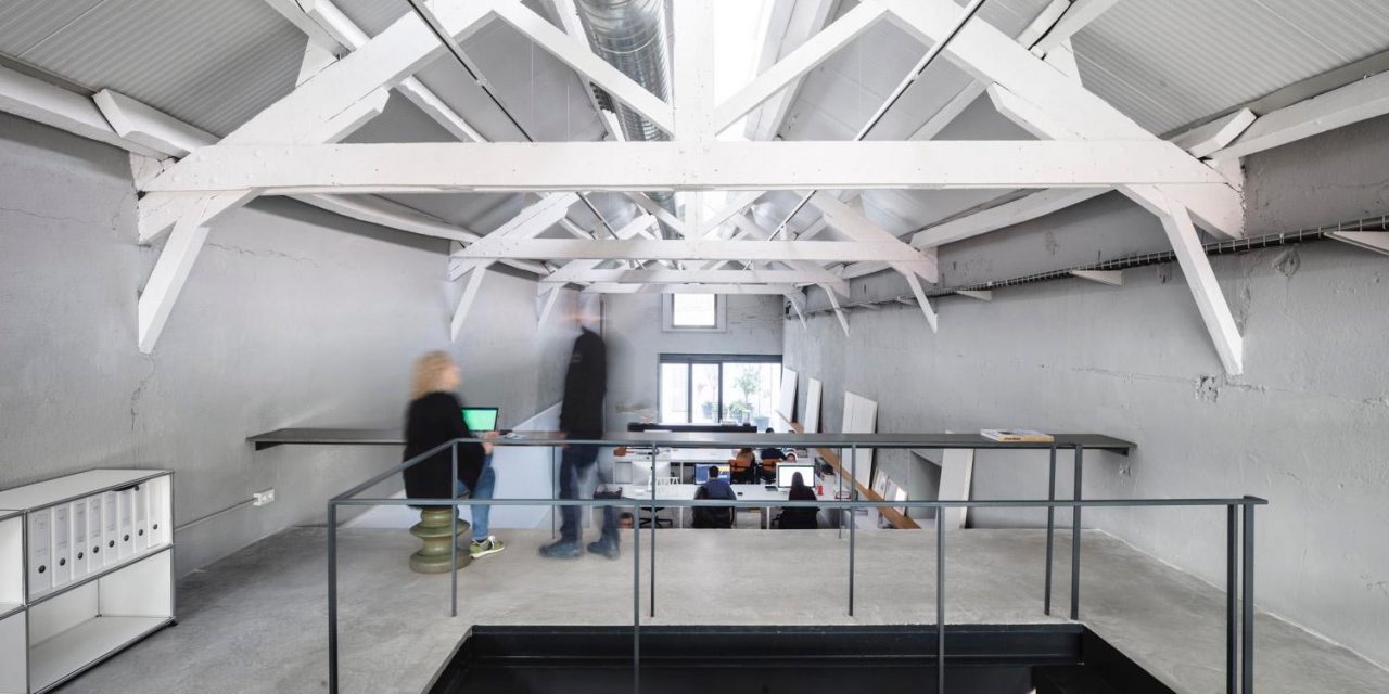 Isern & Associats旧工业厂房改造新办公室丨西班牙巴塞罗那-1