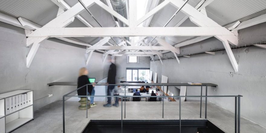 Isern & Associats旧工业厂房改造新办公室丨西班牙巴塞罗那-1