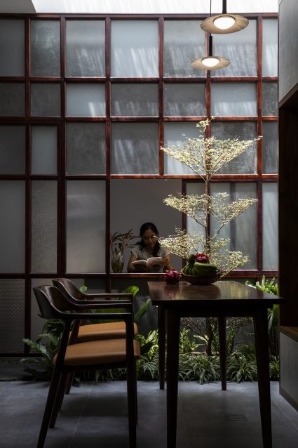 J酒店；J寓所；J住宅（需结合具体语境确定最合适的表述，这里提供较常见的几种，若非要取一种最可能通用的，优先选J酒店 ） 丨越南-24