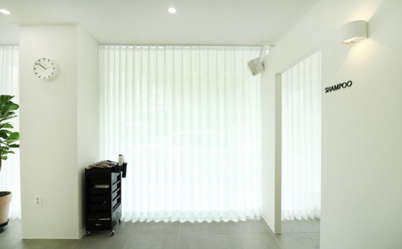 简约之美——15 平米美妆店的精致空间设计-10