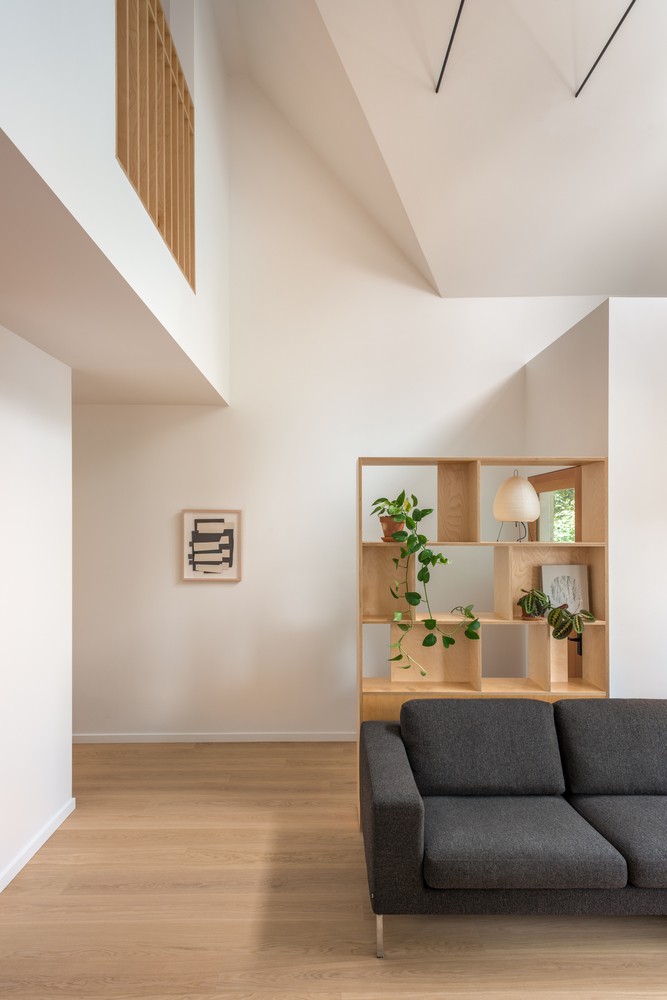 温哥华 Yew House 传统住宅翻新，现代阁楼风格融合复古元素-8