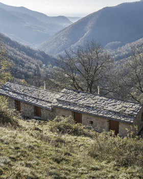 瑞士山间古宅变身为度假胜地
