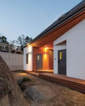 岩石之家 · 韩国山区独特木结构建筑丨B.U.S Architecture