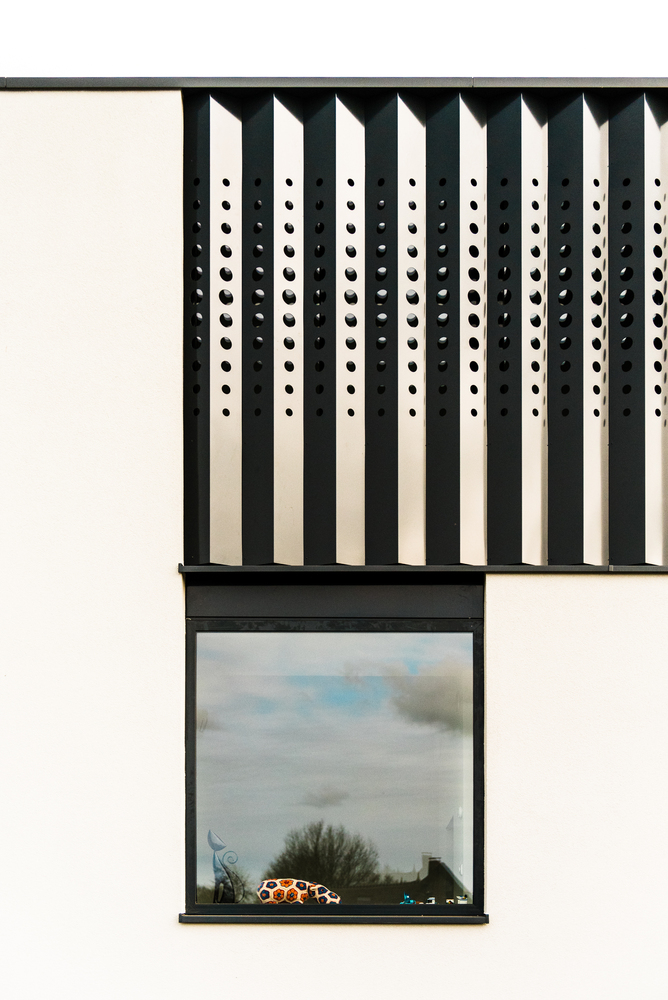 荷兰海伦文现代别墅,开放式设计、自然光与水景交融-52