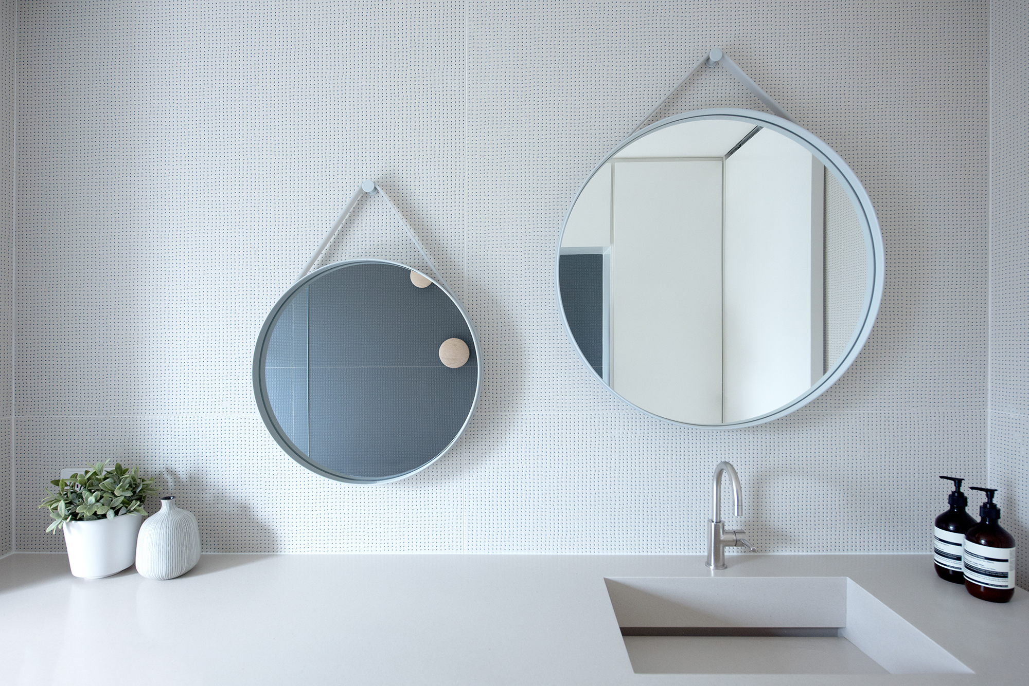 香港 BeanBuro 公寓 | 消失的走廊与海洋景观的完美融合-17