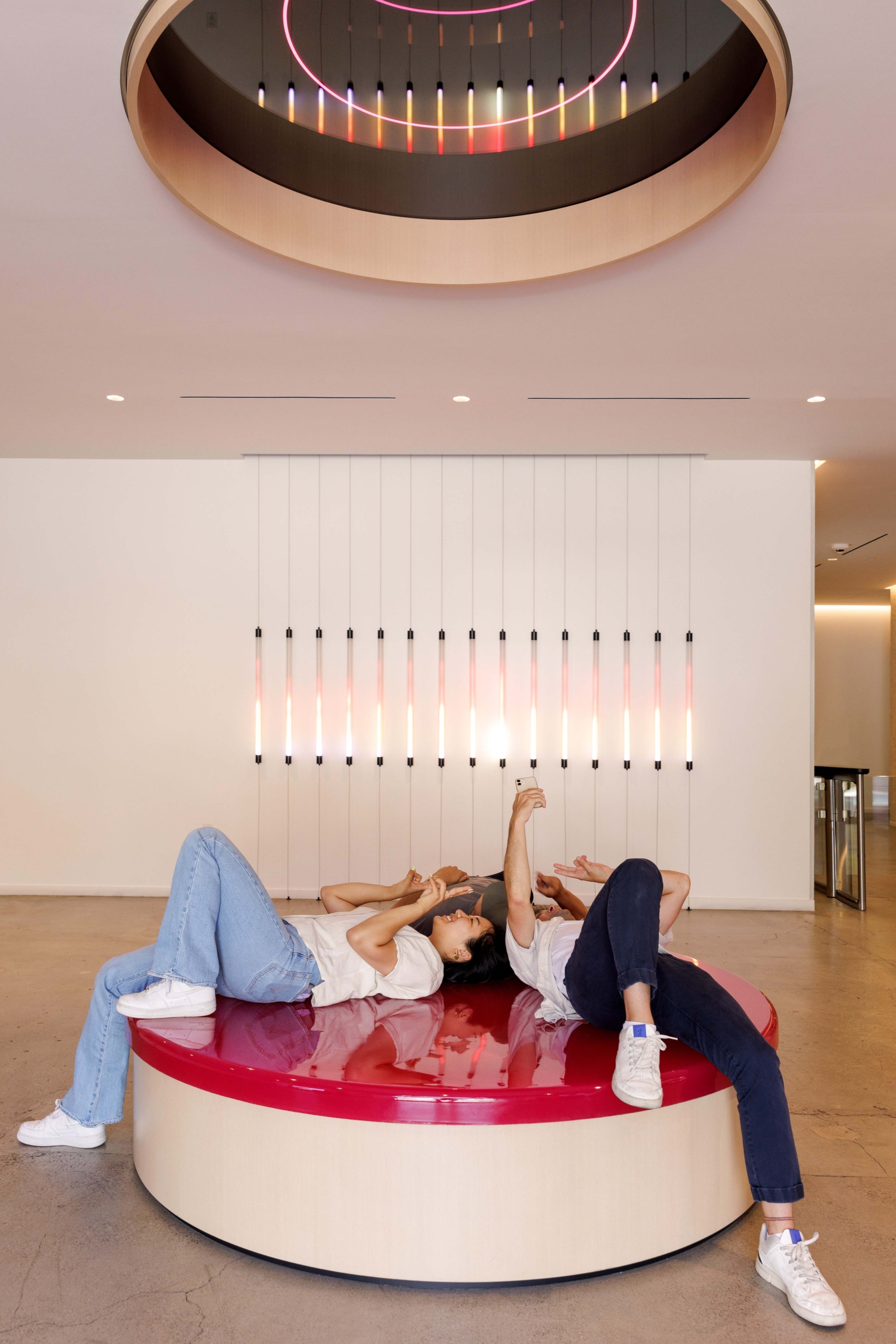 探探总部（注：若这里的Tinder不是探探所对应的英文，需根据具体情况确定，因为Tinder是国外一款知名约会交友应用，在国内被称为探探 ） 丨美国丨Rapt Studio-30