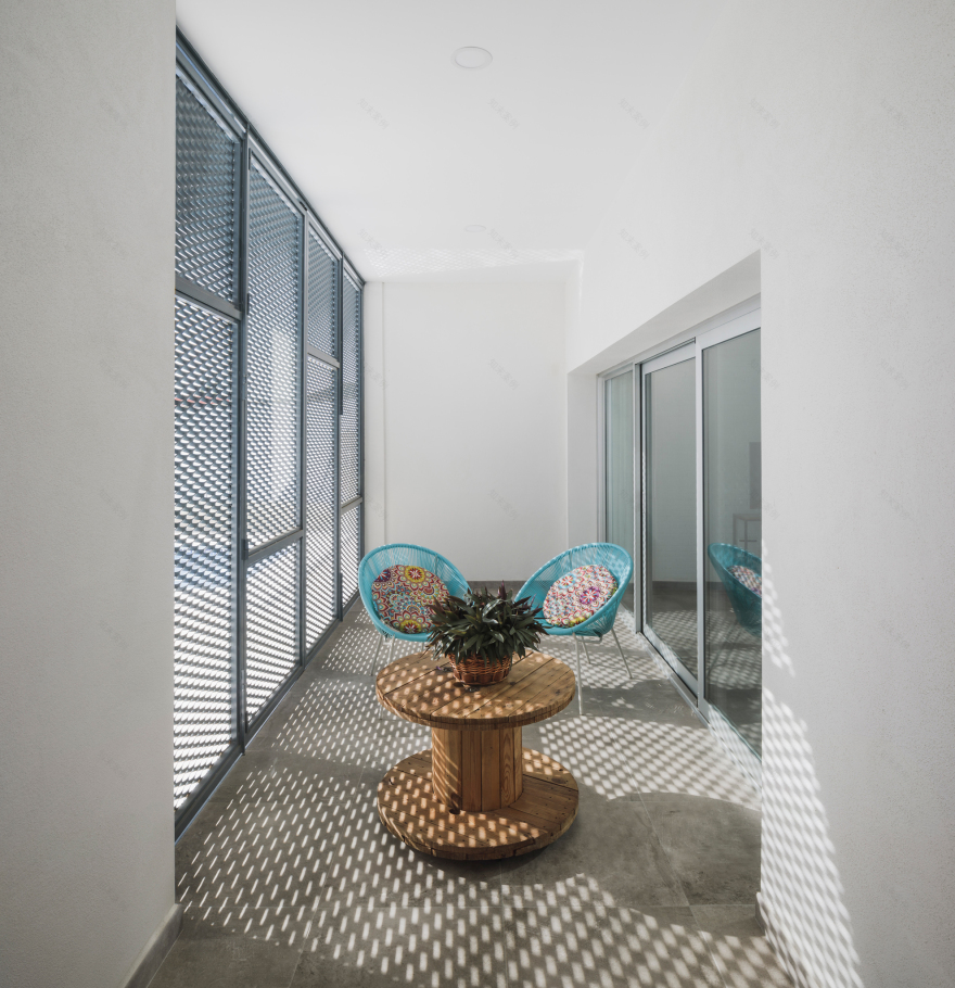 2016 年建造的“卡萨米兰达”住宅,现代简约风格打造私密生活空间-15