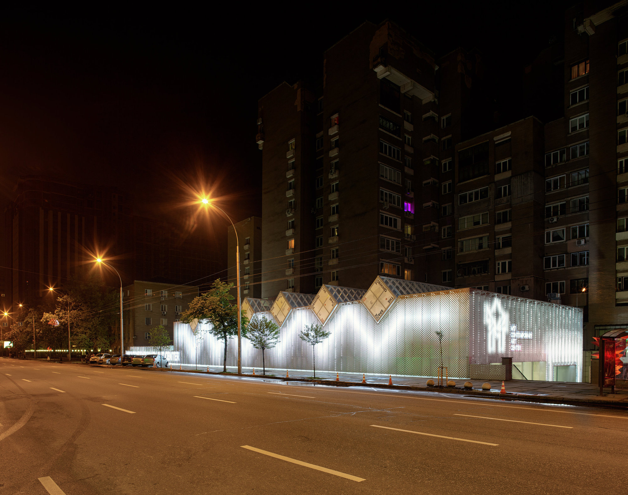 乌克兰 M17 当代艺术中心,现代设计与传统元素的完美融合-24