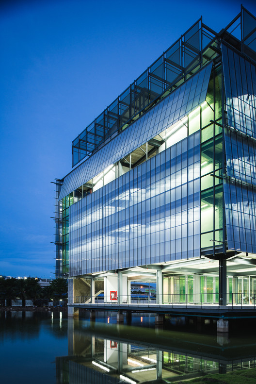 泰国 Silpakorn 大学地标性建筑-19