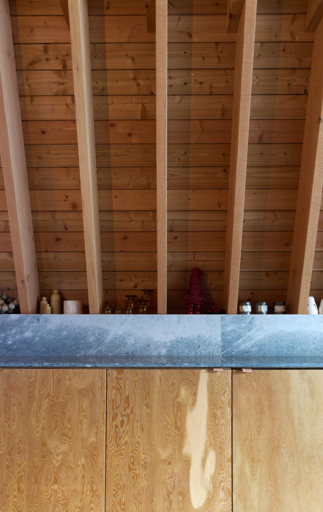 惠斯勒岩石悬崖上的周末度假小木屋-30