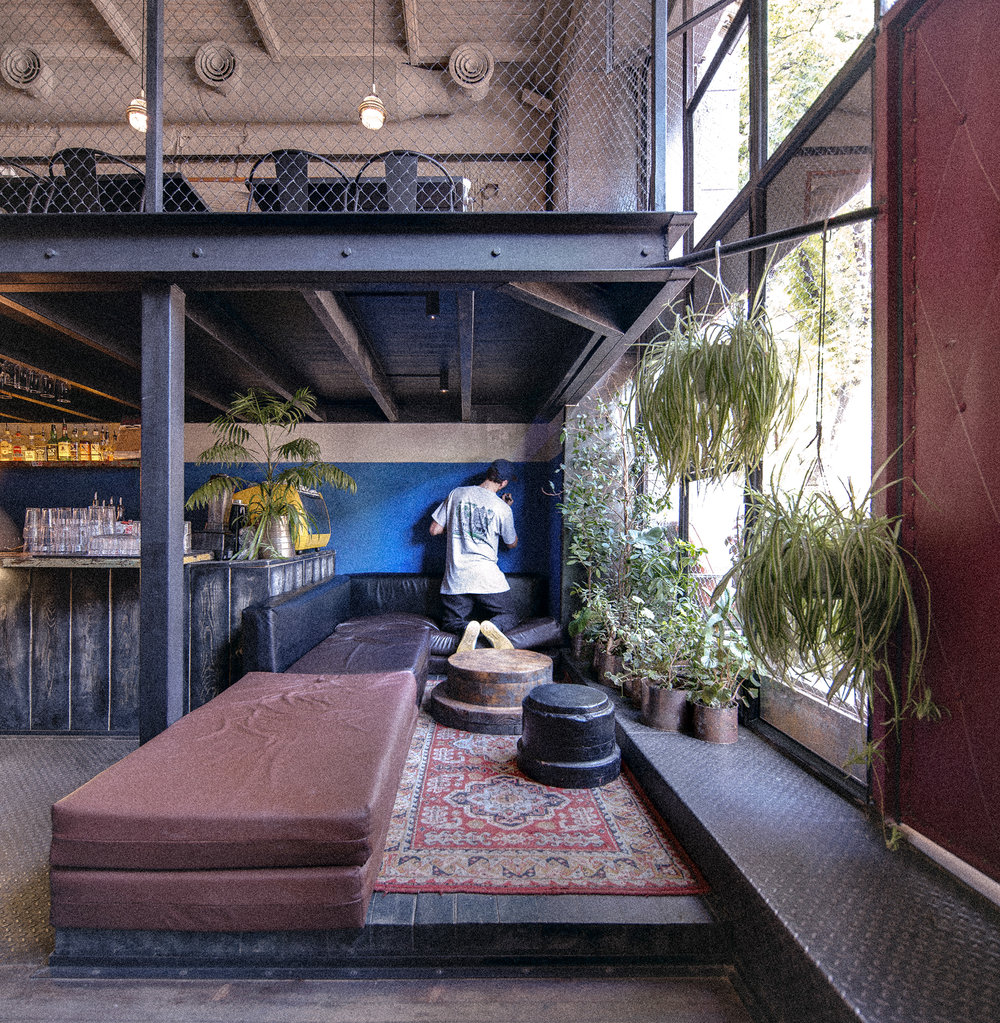 乌克兰 90 年代风情咖啡馆设计-7