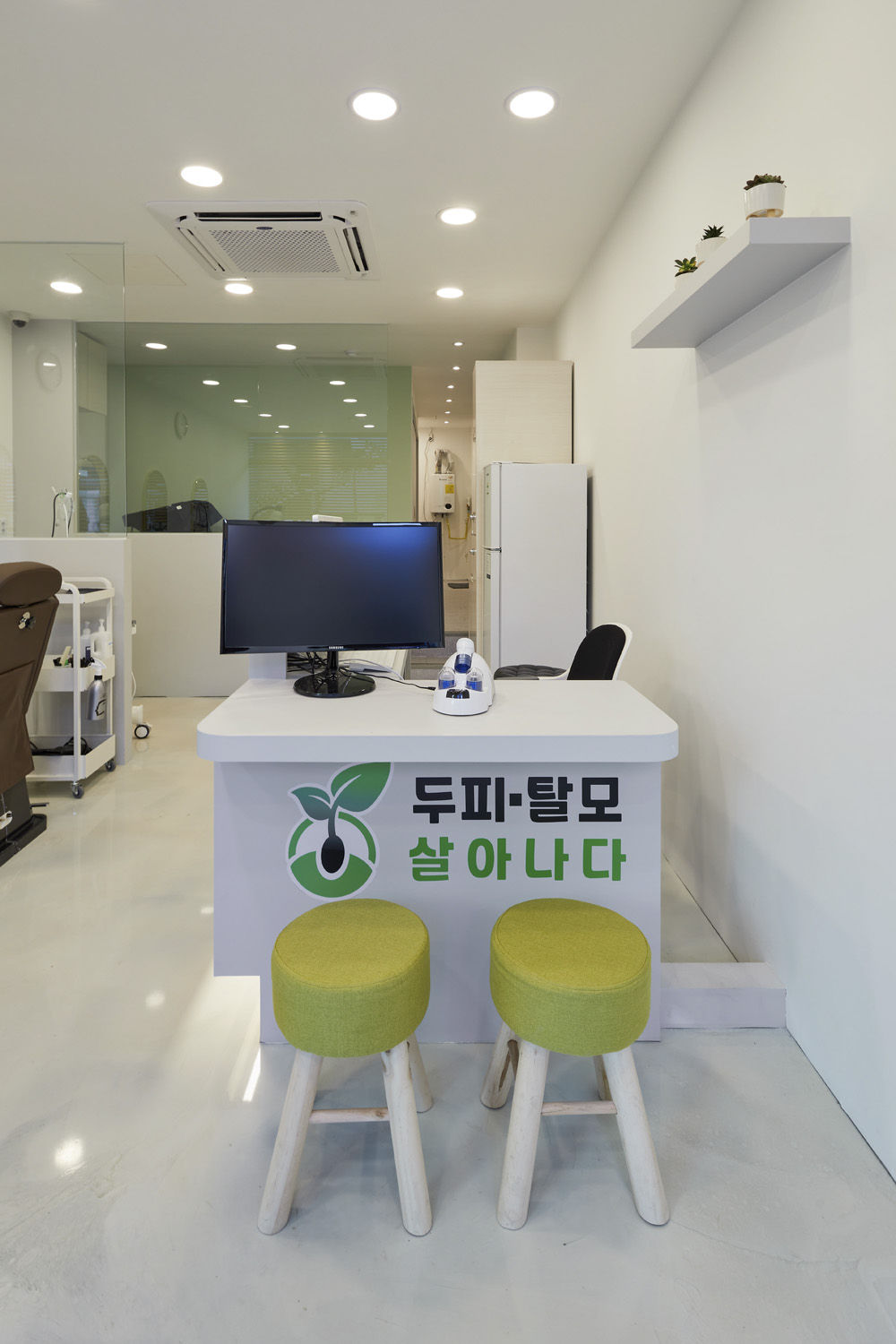 14 平白色美容室内设计，极简风格吸引眼球-7