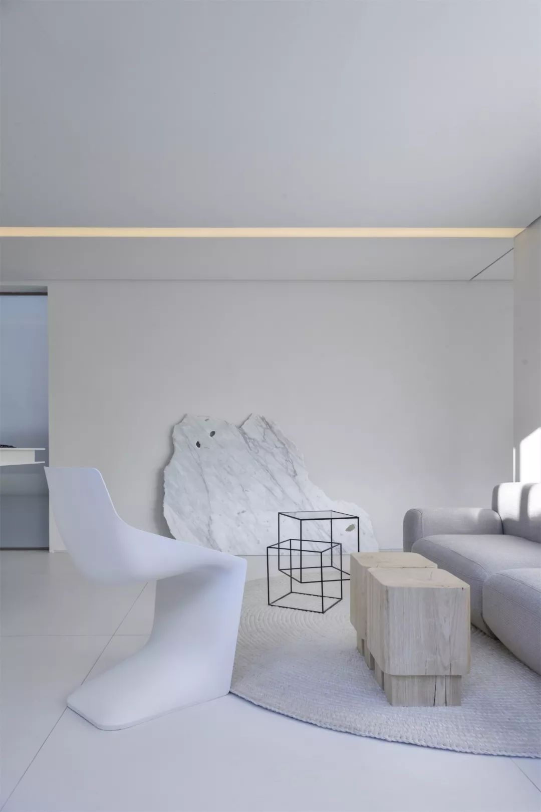 两个集装箱改造的极简主义微型住宅  Marilia Pellegrin-25