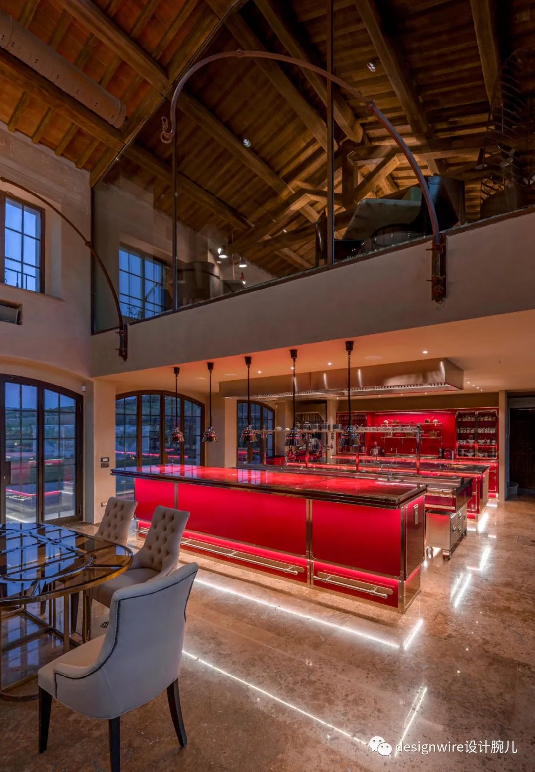 意式风情与现代技术交融的 Officine Gullo 厨房-0