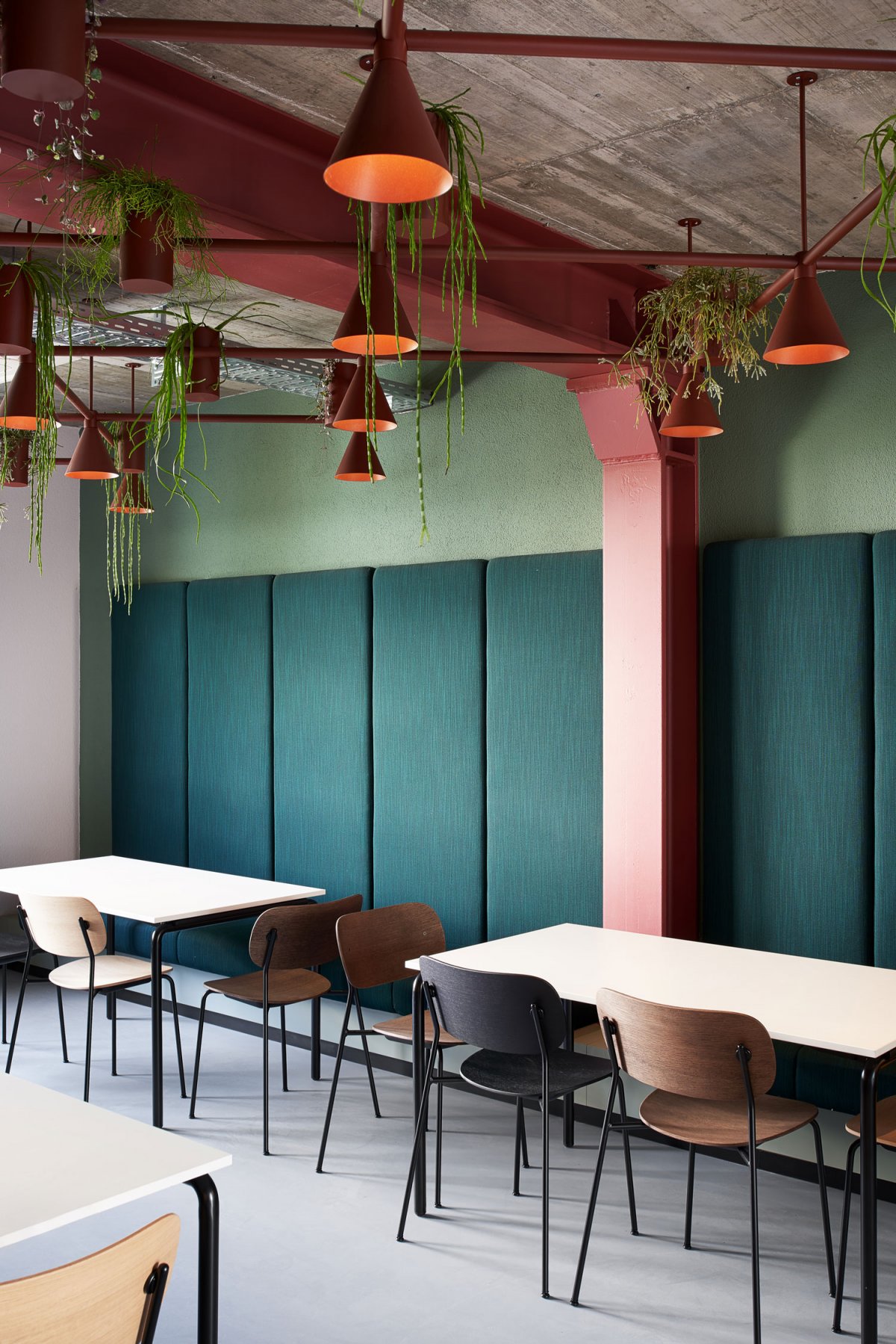 德国 Stuttgart 城市空间，Studio Komo 打造色彩丰富协同办公环境-2