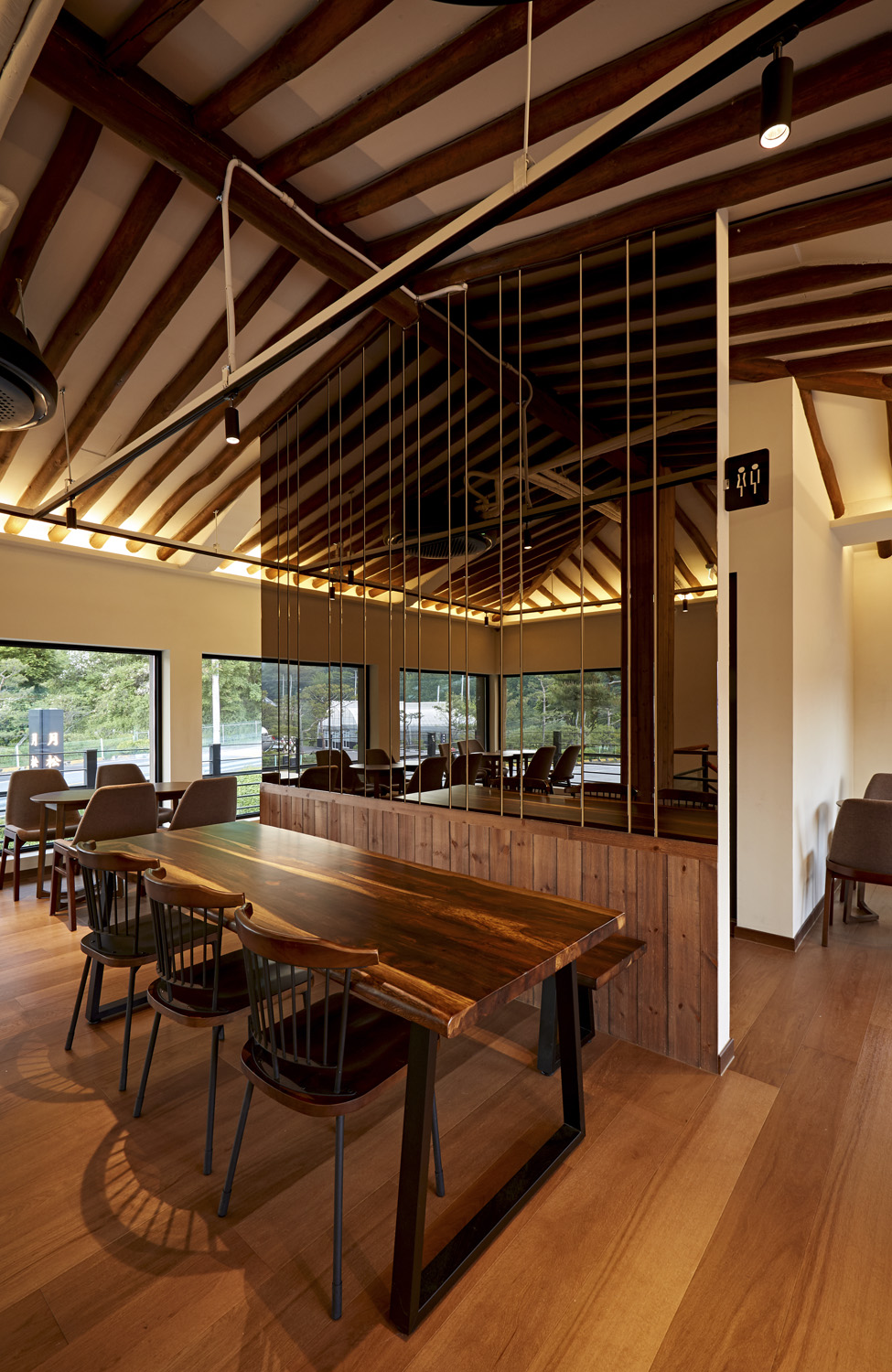 现代简约风格的餐厅设计-23