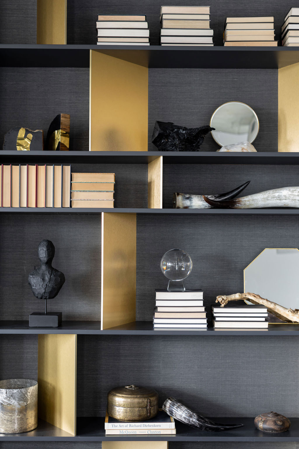 芝加哥现代女孩阁楼设计 | 大胆、对比鲜明、富有魅力-8