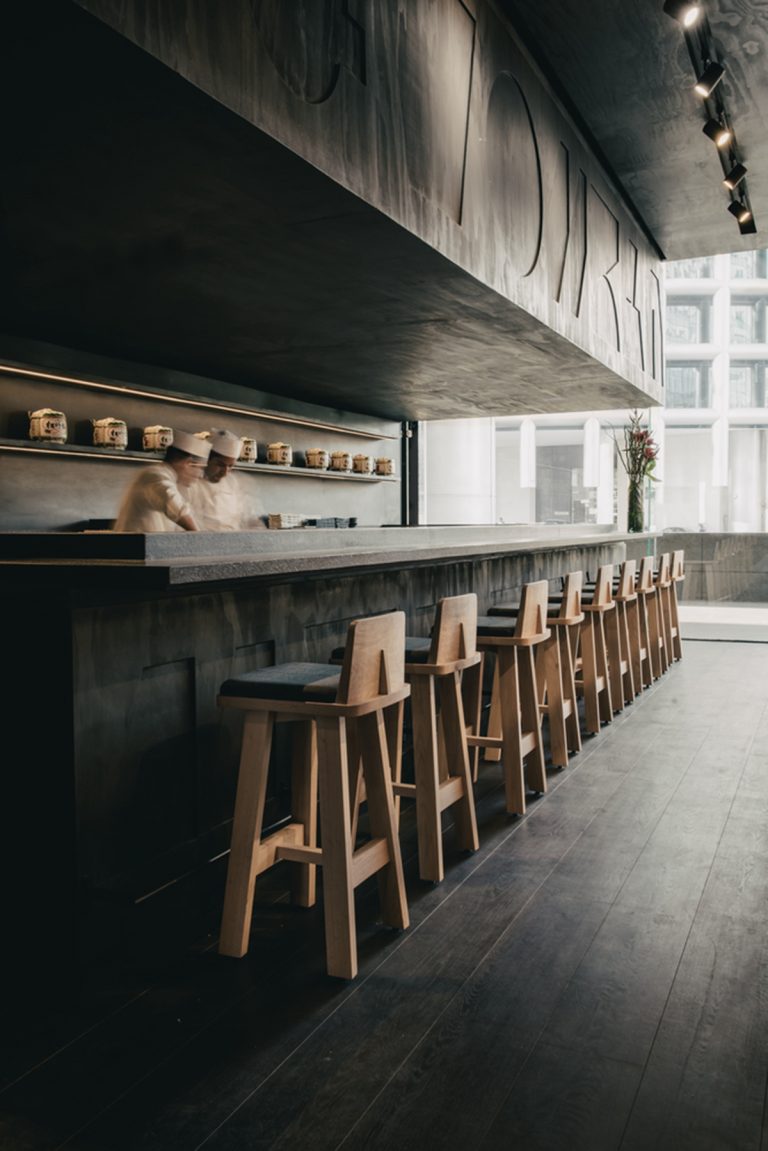 一家設計靈感源於武士盔甲的日式餐廳 - WEHOUSE-10