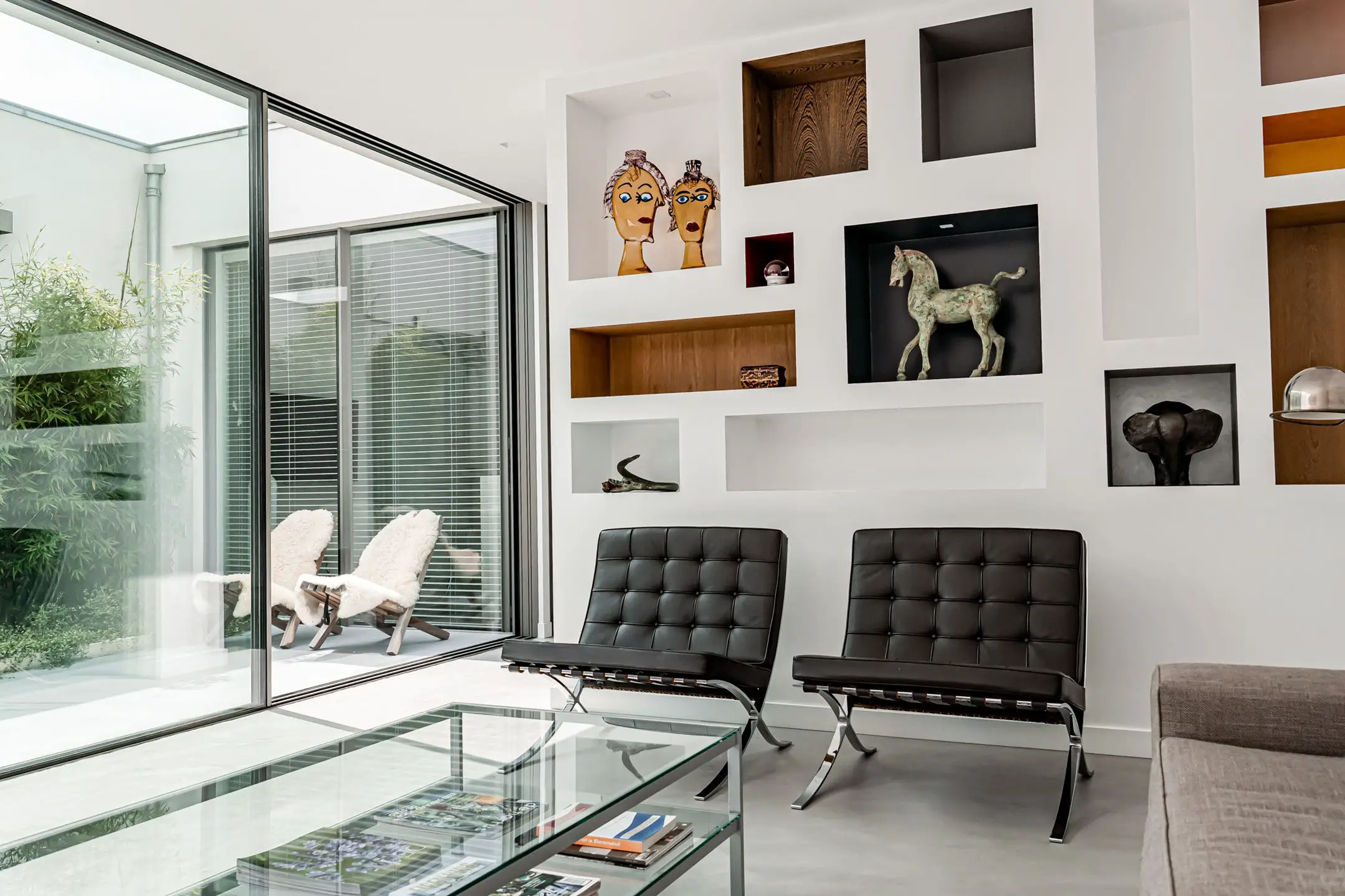 荷兰优雅明亮公寓设计，城市绿意渗透室内-16