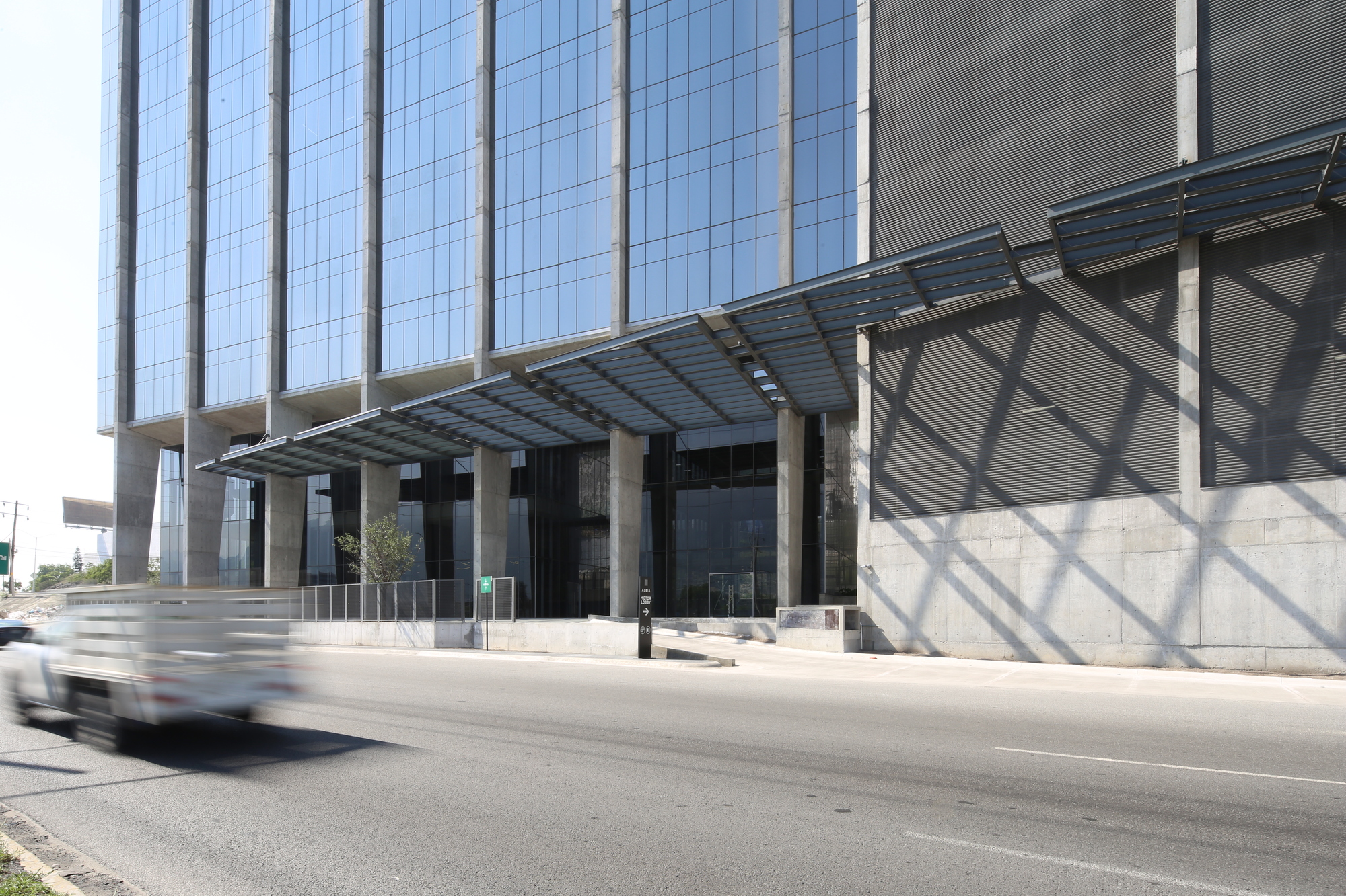 墨西哥 Monterrey Albia 办公大楼-19