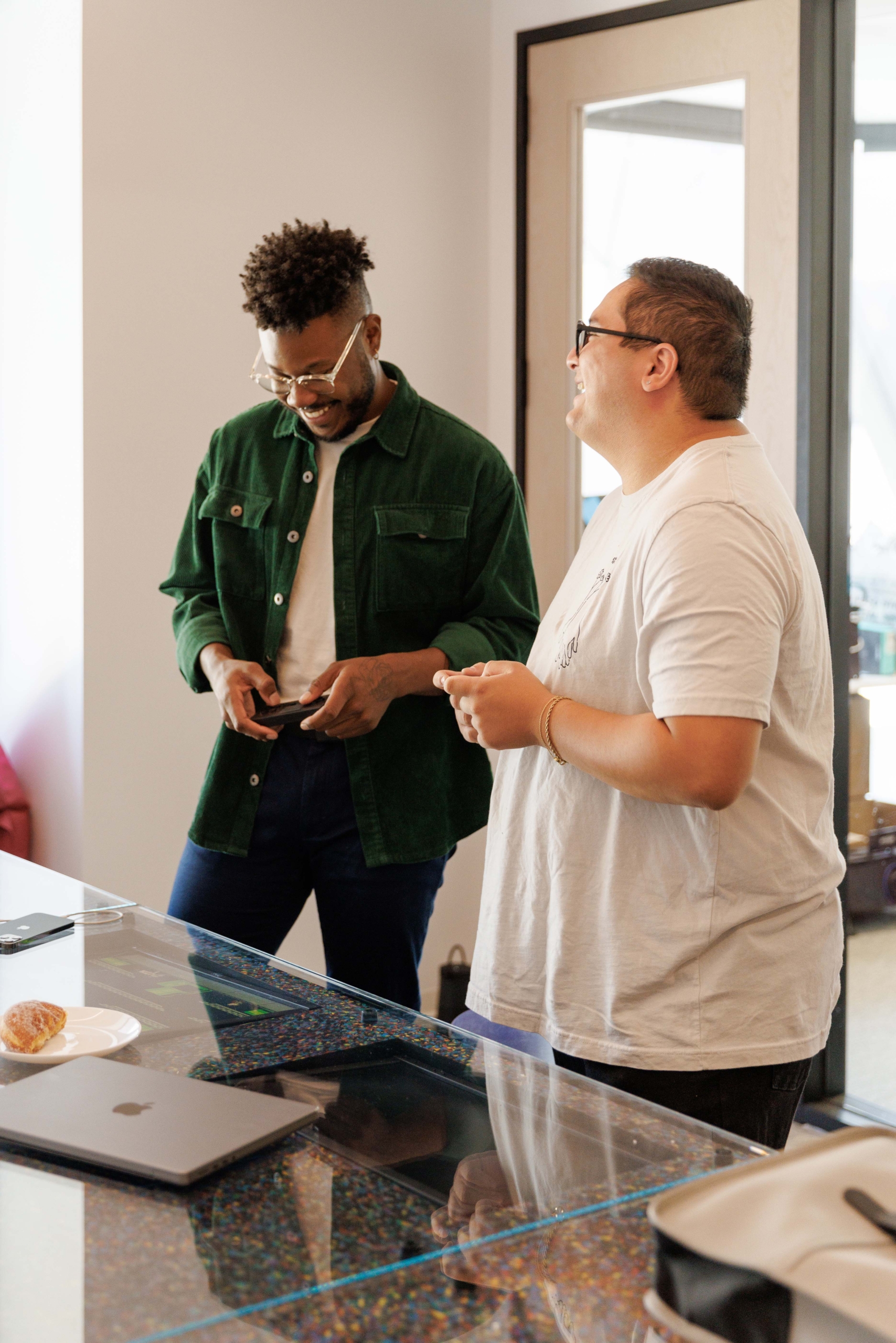 探探总部（注：若这里的Tinder不是探探所对应的英文，需根据具体情况确定，因为Tinder是国外一款知名约会交友应用，在国内被称为探探 ） 丨美国丨Rapt Studio-18