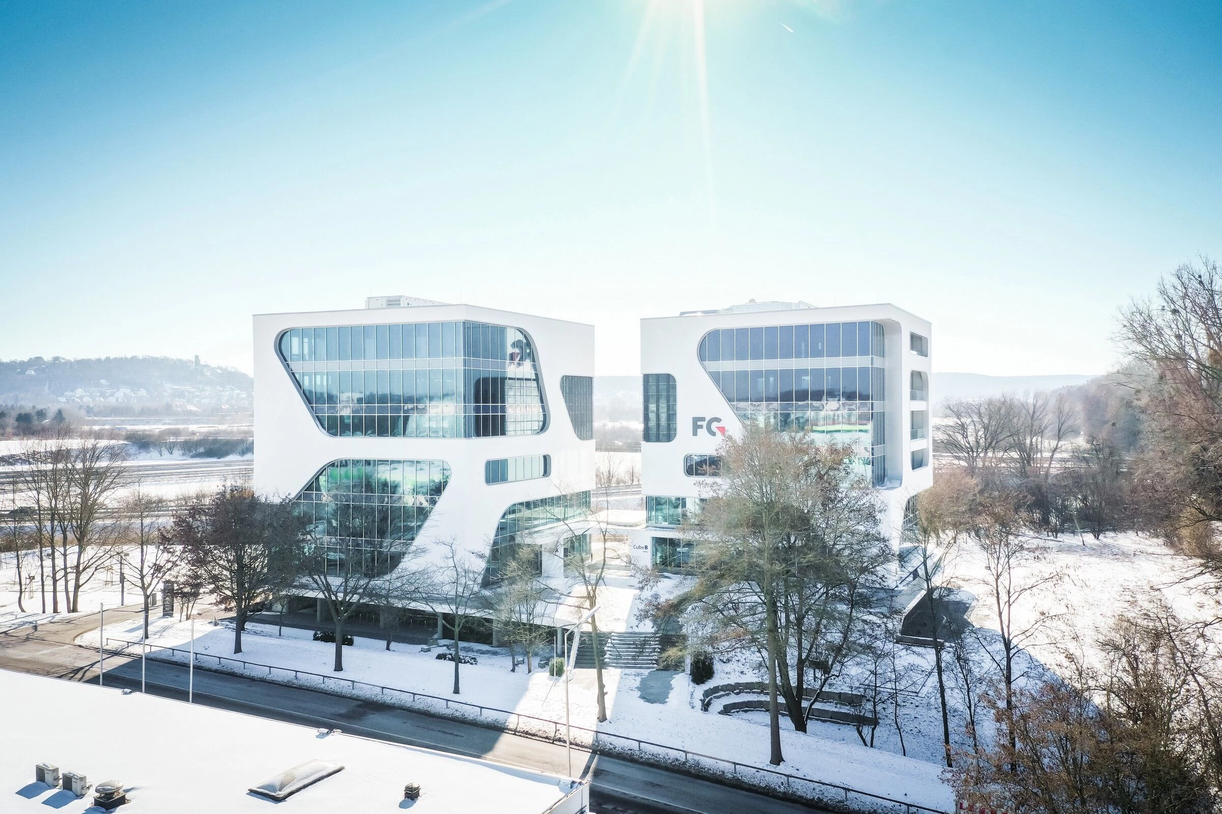 智能玻璃创新办公建筑——3deluxe 打造 FC 校园-15