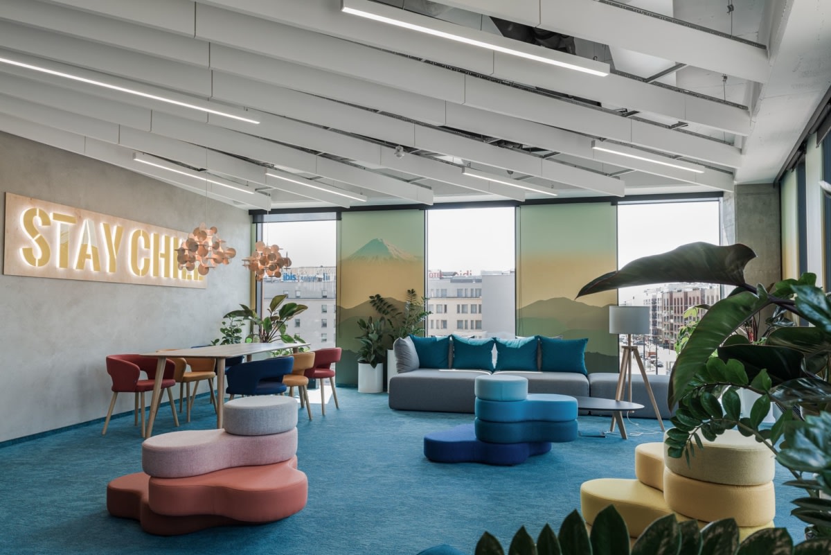 波兰 Skanska Krakow 办公室 · 绿色环绕,功能丰富的创新工作环境-12