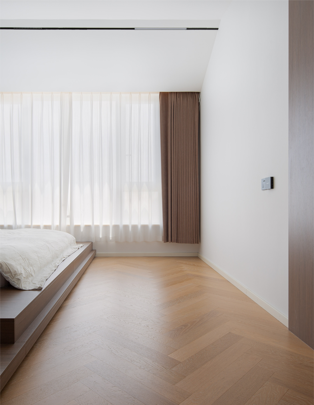 200㎡大平层现代简约风黑白艺术空间-18