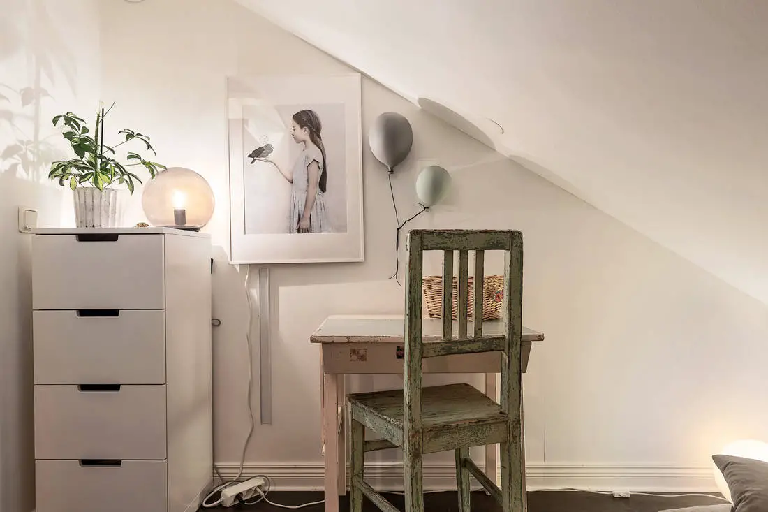 旧楼改造的灰色与白色中性 duplex-24