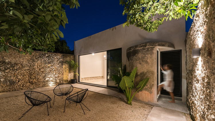 墨西哥 50 年代住宅的现代翻新-11