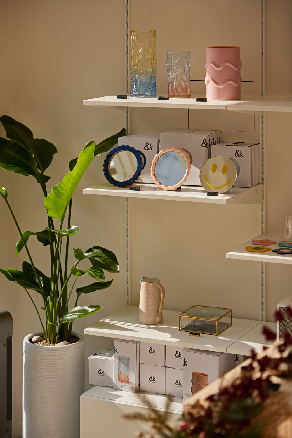 欧洲风情 17 平小空间，贝壳元素打造精致卧室&工作室-18