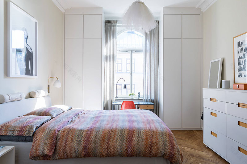 斯德哥尔摩阳光宽敞公寓,古董建筑中的温馨黄褐色空间-10