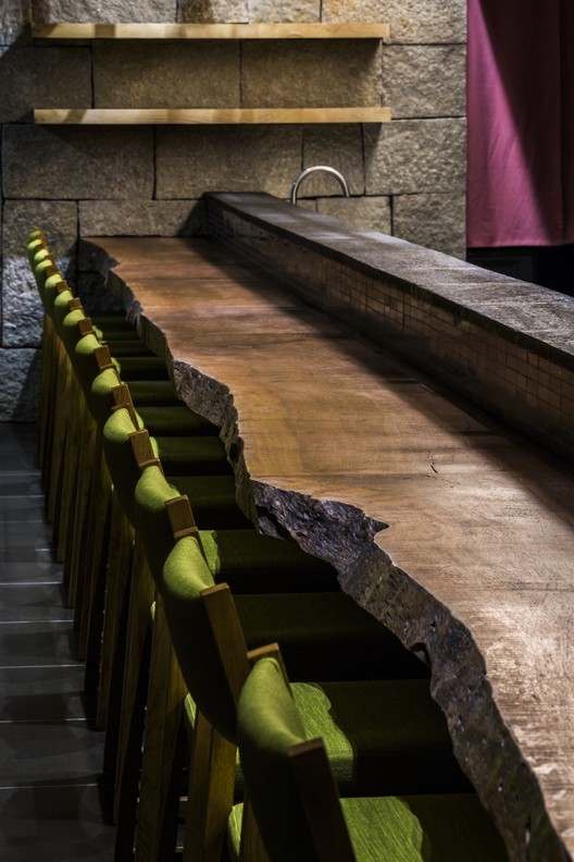 喧嚣中的宁静空间——越南胡志明市“Syunkato Soba”餐厅设计-18