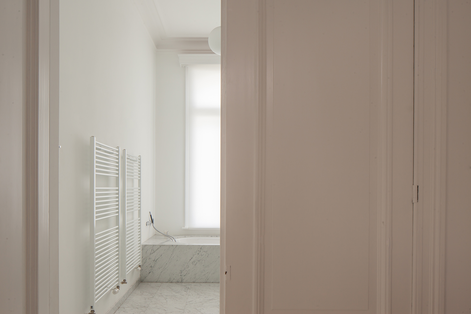 BVDV是Bovine viral diarrhea virus（牛病毒性腹泻病毒）的缩写，不太明确House BVDV 具体语境如果推测这里的House有容纳、收纳等含义，或许可以翻译为储存牛病毒性腹泻病毒 ；如果House是作名词且有特定指代，那仅现有内容难以准确翻译整个短语表意模糊，如果它是特定专业领域内容且有其特定含义，请补充更多相关信息目前没有非常明确唯一准确的翻译，此处暂无法准确给出恰当单一翻译   丨比利时安特卫普丨无相关信息-9